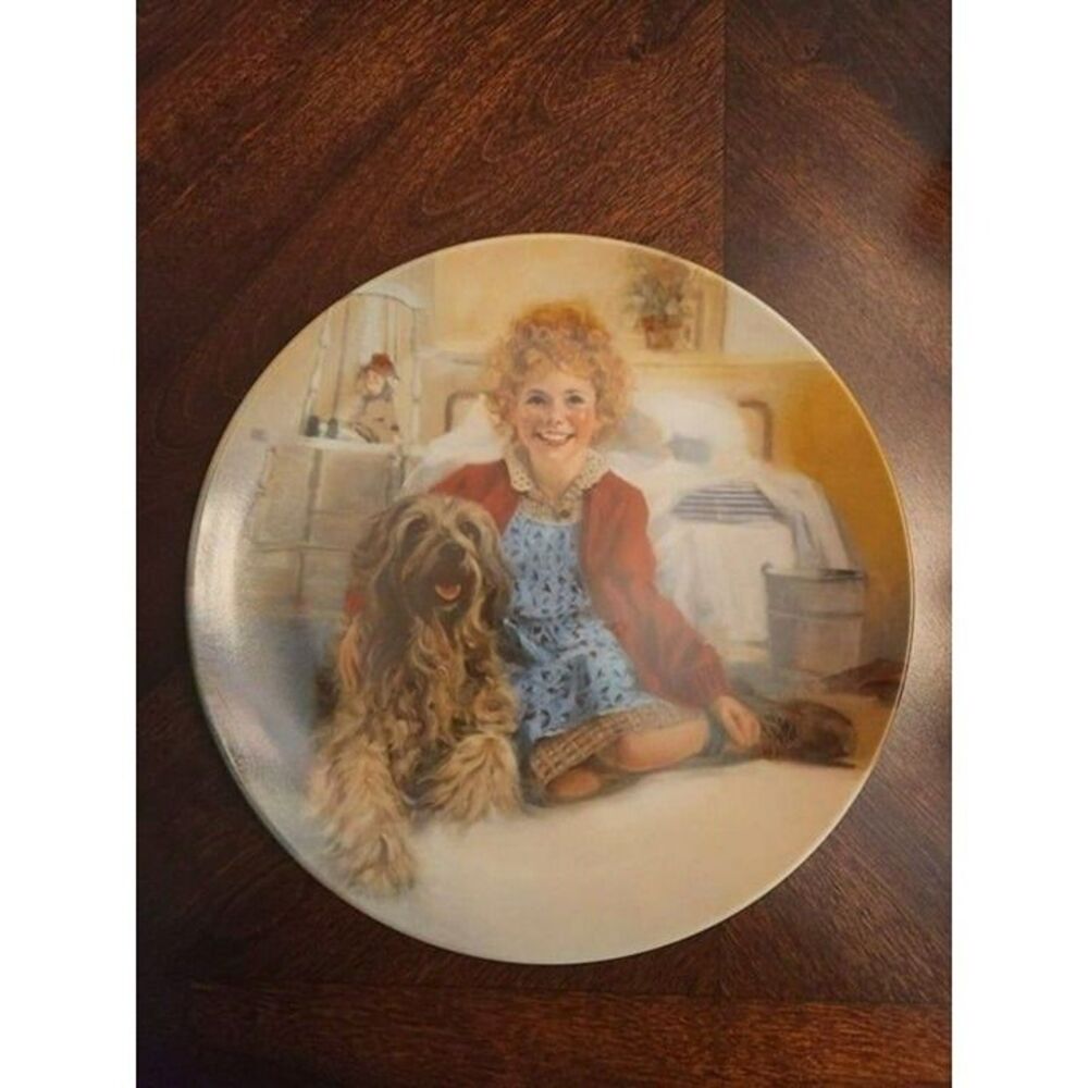 Annie and Sandy 1983 Collectors Plate
